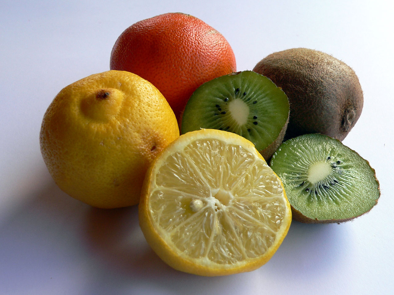 Фруктово цитрусовый. Лимон лайм Клементин. Цитрус фрукты. Киви это цитрус. Цитрусовые фрукты для детей.