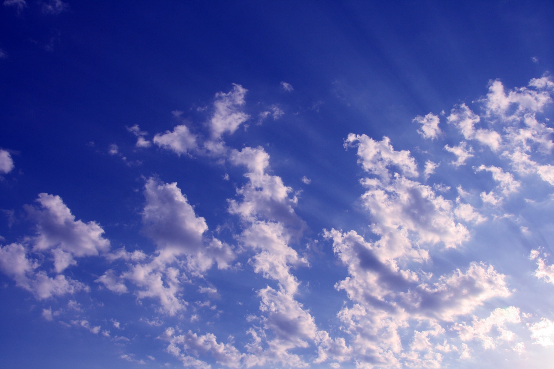 Голубые облака. Голубое небо с облаками. Голубизна неба. Небо с облачками. Голубое небо естественное.