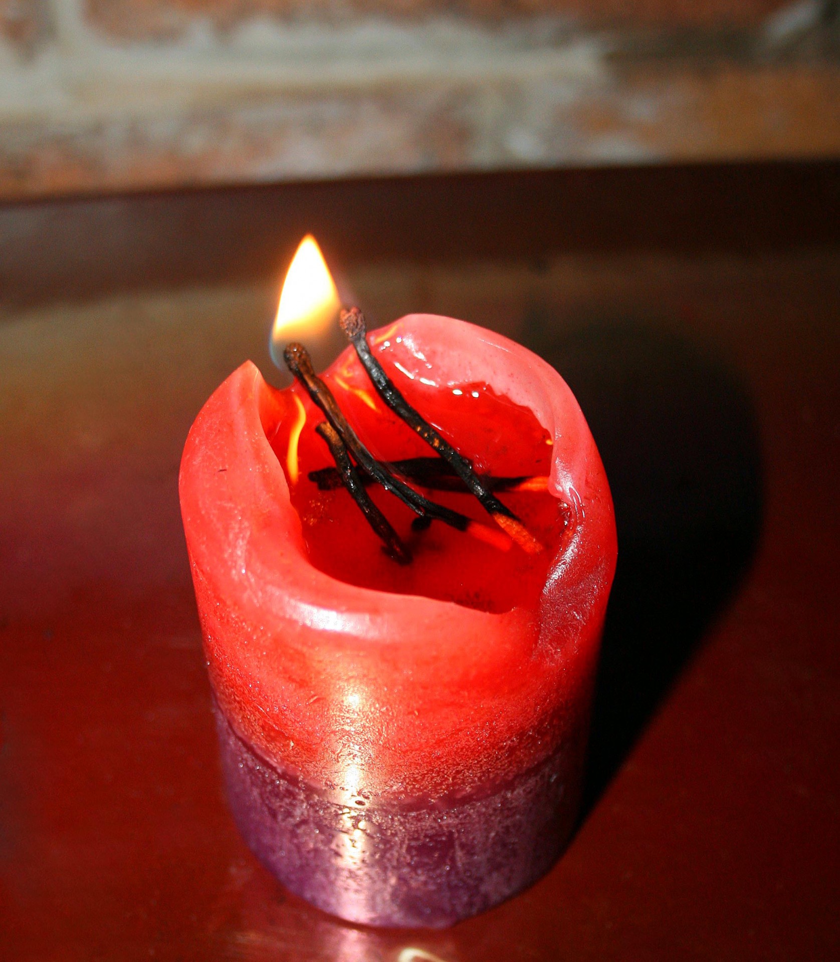 Красная свеча. Свечка и спички. Что означает красная свеча