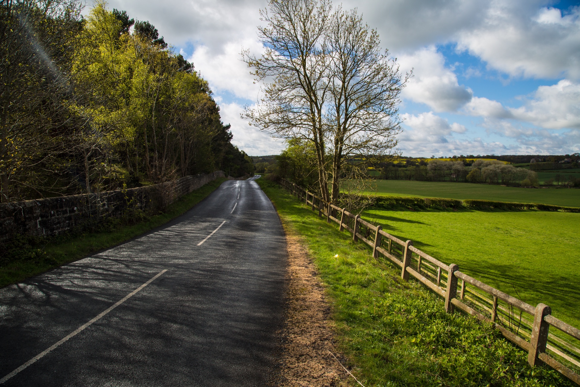 Quiet countryside. Природа дорога. Дорога в Англии. Дороги в Британии. Британия природа дороги.