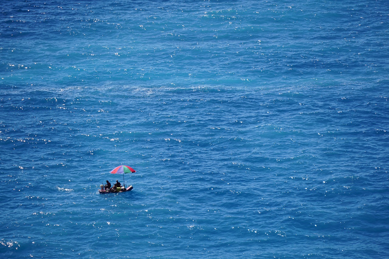 Ocean travel. Путешествие по океану. Синее море фото. Личность океан. Океан Тревел.