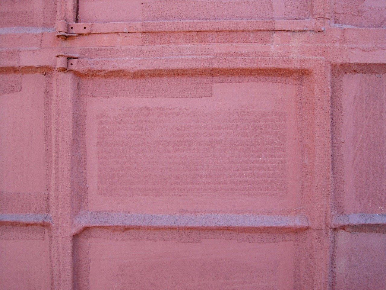 Painted over. Розовый кирпич. Розовые окна. Розовая стена с окном. Старая розовая кирпичная стена.